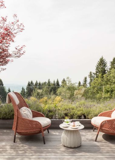 © Rickatschwende F. X. Mayr Health Retreat Stühle outdoor